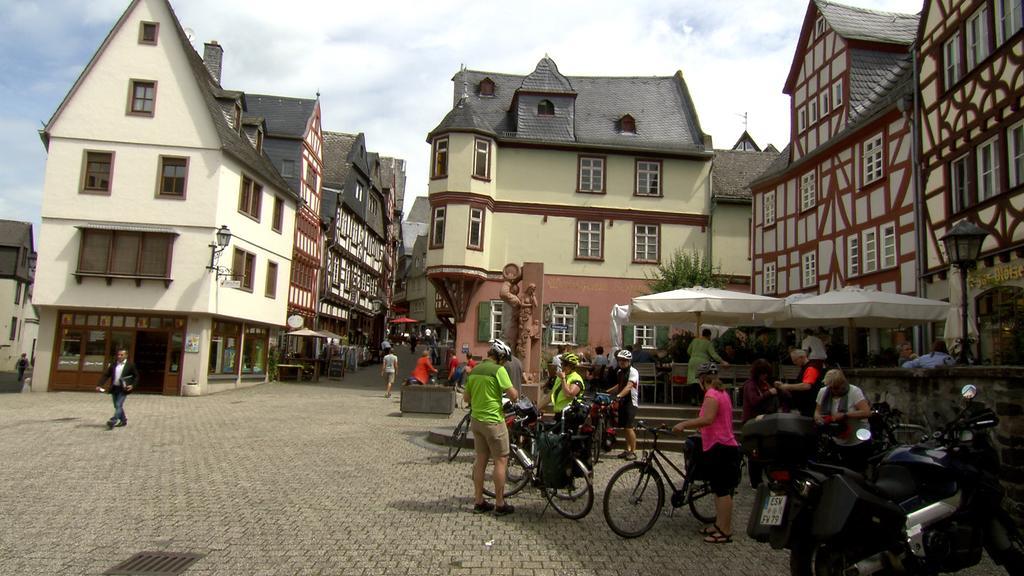 Hotel Gaestehaus Priester Limburg an der Lahn Exterior foto