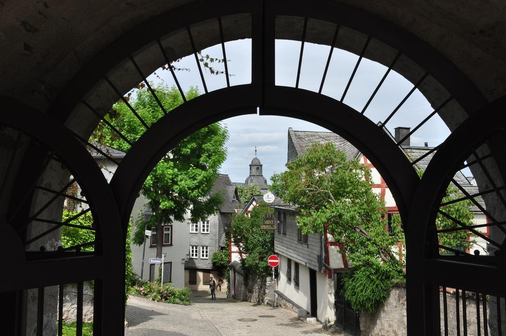 Hotel Gaestehaus Priester Limburg an der Lahn Exterior foto